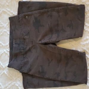 Rock & Republic Fever Pull On Camo Jean's Size 8M